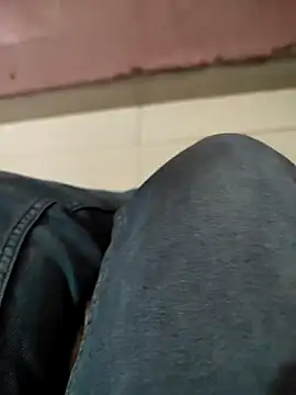 Snapshot of COUPLLE_VILLAGE chatting on 4, 1, 2025 COUPLLE VILLAGE online show from 4, 1, 2025