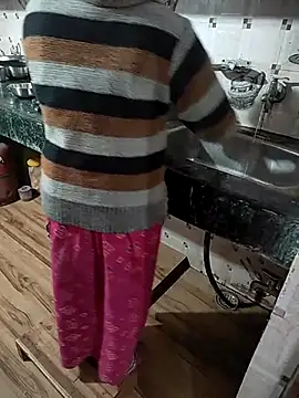 Snapshot of COUPLLE_VILLAGE chatting on 14, 2, 2025 COUPLLE VILLAGE online show from 14, 2, 2025