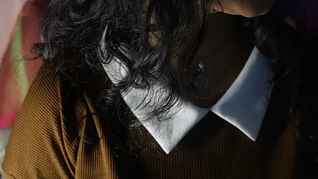 -AyeshaSinghania- online show from 4, 10, 2025