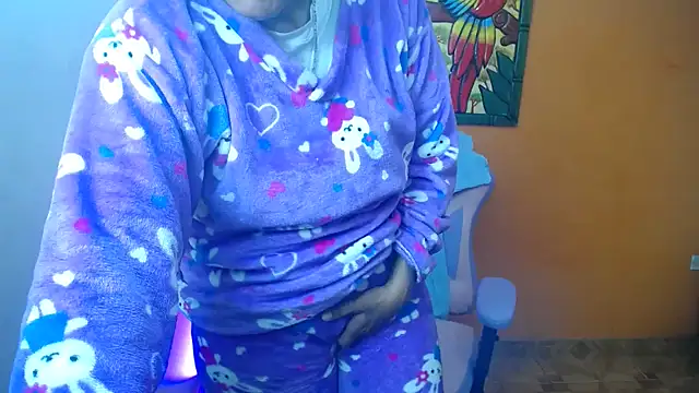 Snapshot of daleska_ayala_1 chatting on 2, 2, 2025 daleska ayala 1 online show from 2, 2, 2025