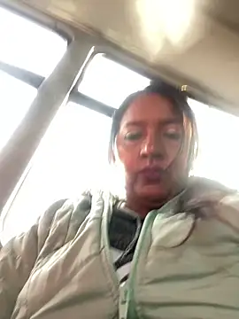 Snapshot of daleska_ayala_1 chatting on 22, 3, 2025 daleska ayala 1 online show from 22, 3, 2025