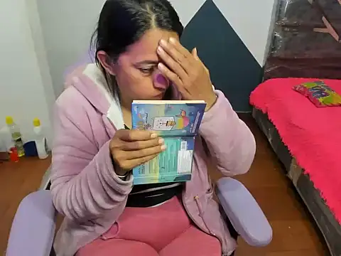 Snapshot of daleska_ayala_1 chatting on 22, 9, 2025 daleska ayala 1 online show from 22, 9, 2025