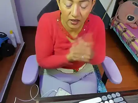 Snapshot of daleska_ayala_1 chatting on 10, 10, 2025 daleska ayala 1 online show from 10, 10, 2025