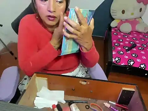 Snapshot of daleska_ayala_1 chatting on 8, 11, 2025 daleska ayala 1 online show from 8, 11, 2025