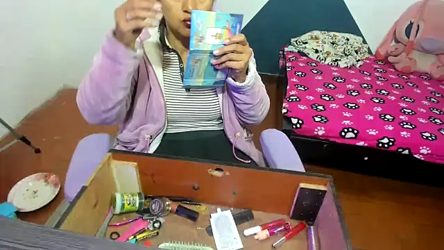 Snapshot of daleska_ayala_1 chatting on 12, 11, 2025 daleska ayala 1 online show from 12, 11, 2025