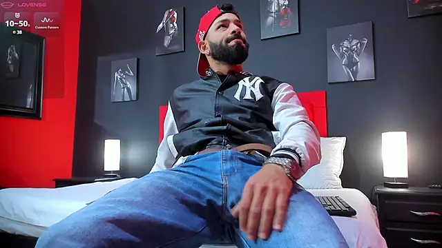 Thiagogomez online show from 3, 1, 2025