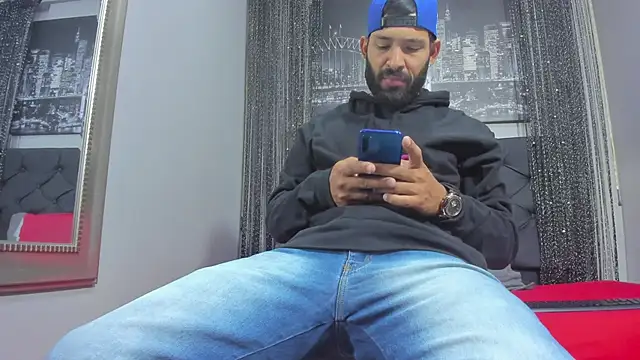 Thiagogomez online show from 20, 3, 2025