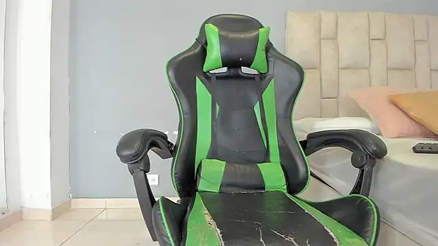 aida rose  online show from 4, 1, 2025