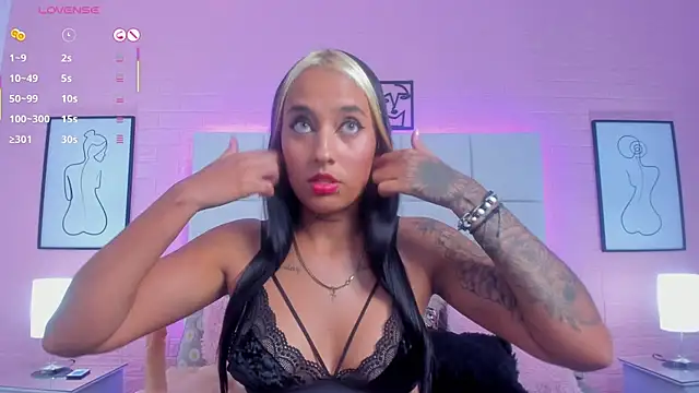 charlotte kisss online show from 14, 4, 2026