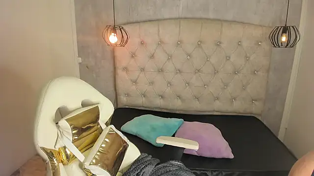 Snapshot of Alice_Laurentt chatting on 26, 2, 2025 Alice Laurentt online show from 26, 2, 2025