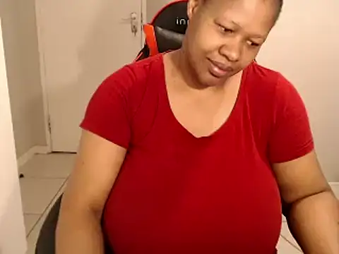 Snapshot of bustylisa1983 chatting on 28, 10, 2025 bustylisa1983 online show from 28, 10, 2025