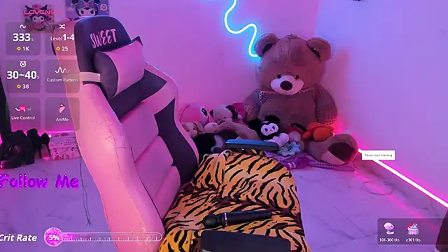 Snapshot of AshantiiSweet chatting on 14, 11, 2025 AshantiiSweet online show from 14, 11, 2025