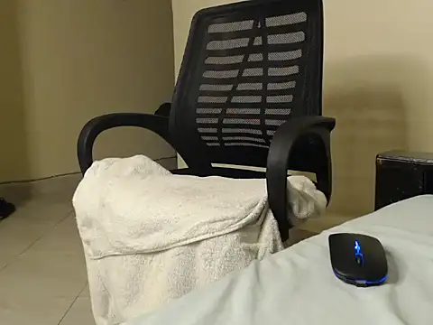 CurvyGlass online show from 3, 1, 2025