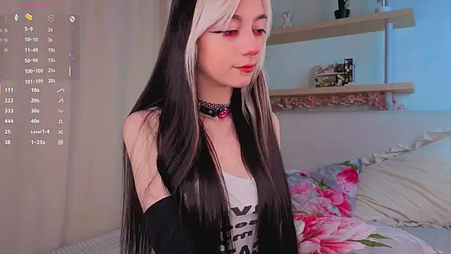 Snapshot of TristaRoht chatting on 10, 11, 2025 TristaRoht online show from 10, 11, 2025