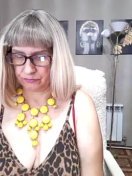 Snapshot of koroleva70 chatting on 23, 9, 2025 koroleva70 online show from 23, 9, 2025