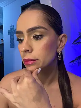 Snapshot of Mau_White chatting on 17, 7, 2026 Mau White online show from 17, 7, 2026