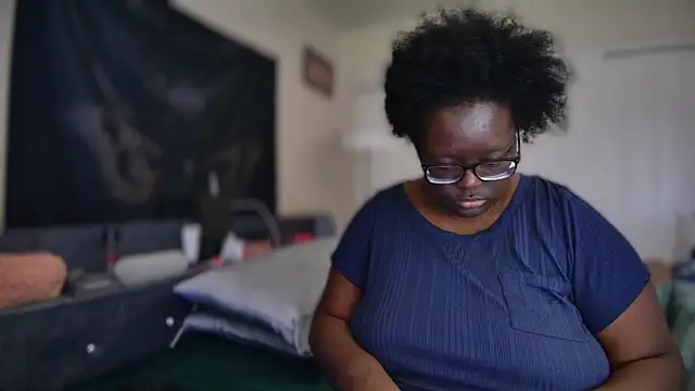 Snapshot of Yagurl__west chatting on 28, 1, 2025 Yagurl west online show from 28, 1, 2025