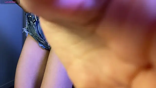 viviann evans online show from 2, 12, 2025