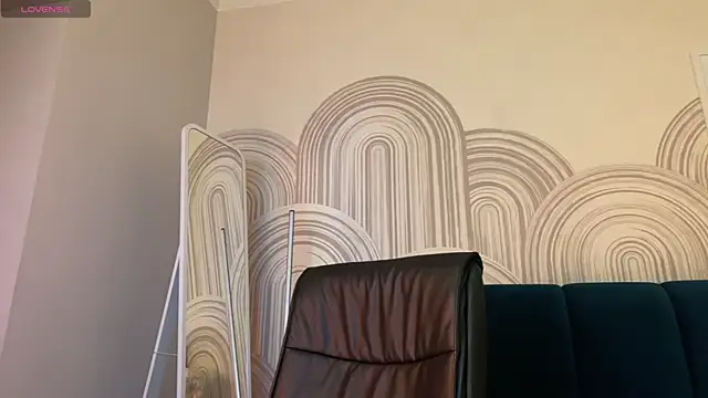 viviann evans online show from 9, 4, 2026