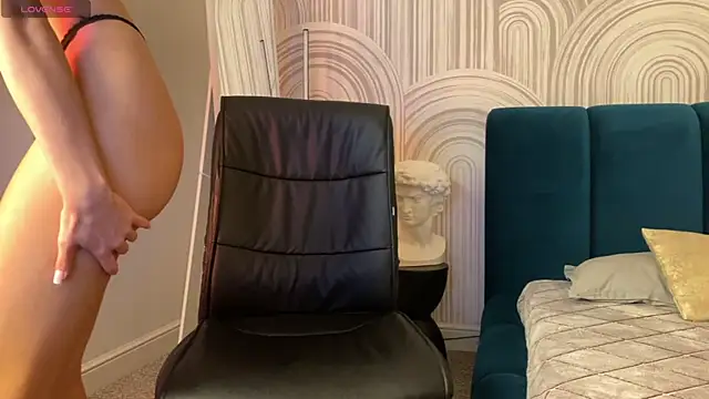 viviann evans online show from 13, 4, 2026