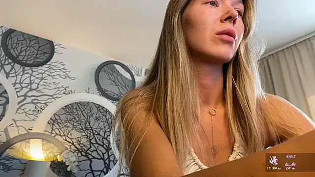 Snapshot of viviann_evans chatting on 10, 6, 2026 viviann evans online show from 10, 6, 2026