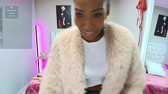 kimmturner online show from 3, 10, 2025