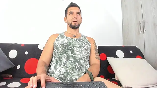 Snapshot of JULESLAKES chatting on 2, 12, 2025 JULESLAKES online show from 2, 12, 2025