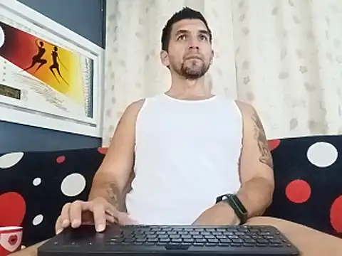 Snapshot of JULESLAKES chatting on 5, 4, 2026 JULESLAKES online show from 5, 4, 2026