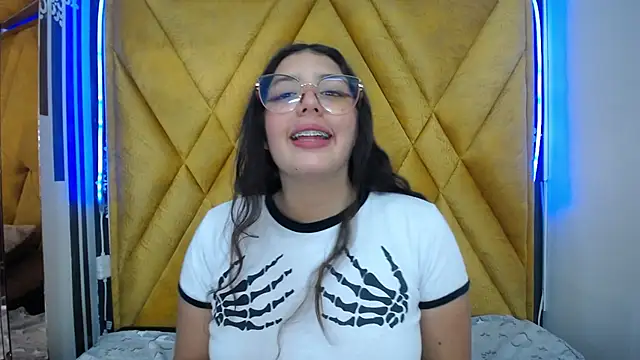 Snapshot of Paola_Lyon_ chatting on 7, 2, 2025 Paola Lyon online show from 7, 2, 2025