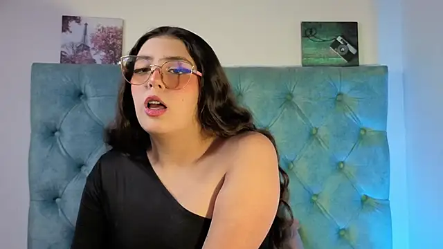 Snapshot of Paola_Lyon_ chatting on 24, 9, 2025 Paola Lyon online show from 24, 9, 2025