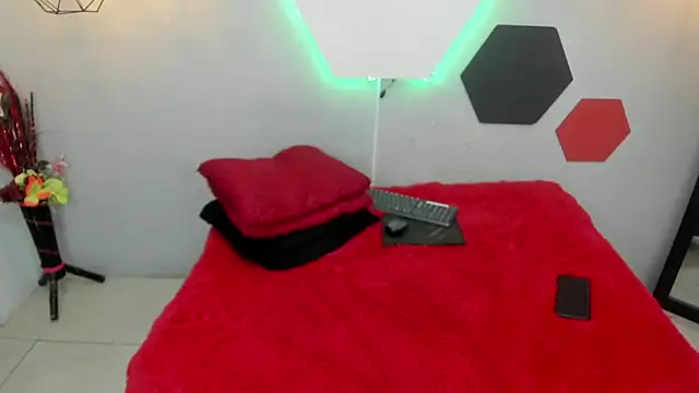 martinaclark online show from 27, 2, 2025