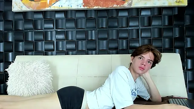 daniel hot03 online show from 20, 3, 2025