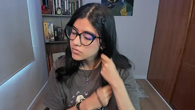 Snapshot of valerie__skyy chatting on 3, 12, 2025 valerie skyy online show from 3, 12, 2025