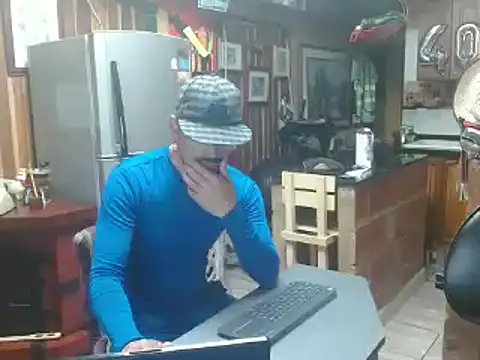 Dr Pocholate84 online show from 13, 2, 2025