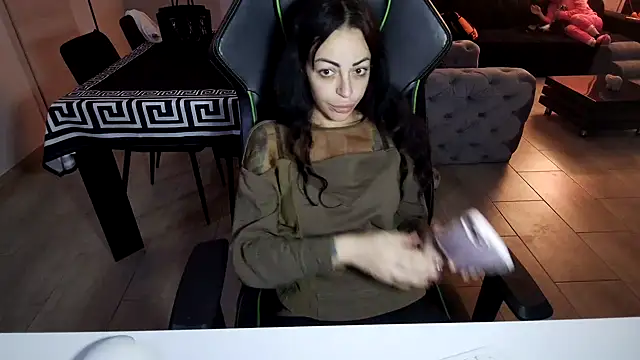 Snapshot of Chloe_Ricci chatting on 8, 11, 2025 Chloe Ricci online show from 8, 11, 2025