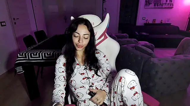 Snapshot of Chloe_Ricci chatting on 21, 11, 2025 Chloe Ricci online show from 21, 11, 2025