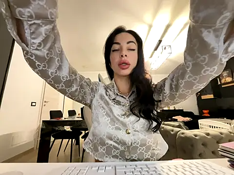 Snapshot of Chloe_Ricci chatting on 24, 11, 2025 Chloe Ricci online show from 24, 11, 2025