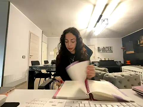 Snapshot of Chloe_Ricci chatting on 26, 11, 2025 Chloe Ricci online show from 26, 11, 2025