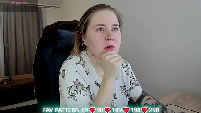 Snapshot of Olivia_Munk chatting on 23, 3, 2025 Olivia Munk online show from 23, 3, 2025