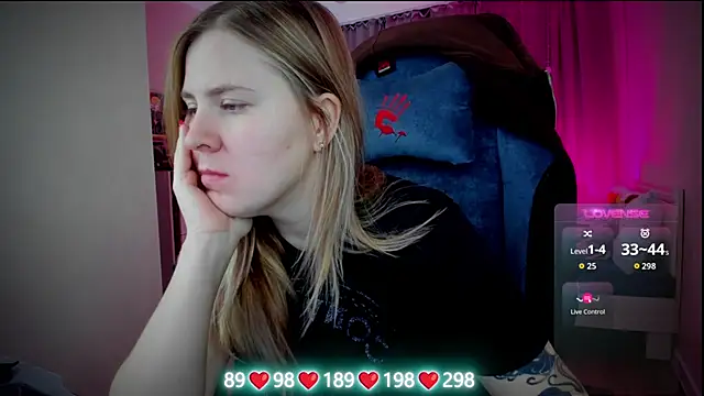 Olivia Munk online show from 7, 11, 2025