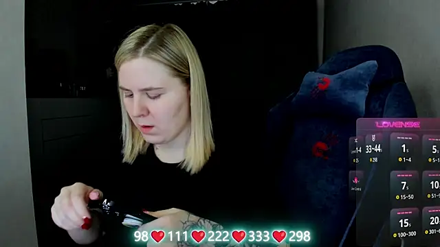 Olivia Munk online show from 7, 4, 2026