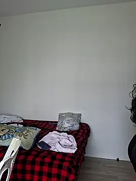 Snapshot of Kamdollie chatting on 24, 10, 2025 Kamdollie online show from 24, 10, 2025