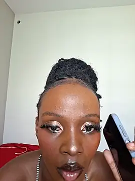 Snapshot of Kamdollie chatting on 15, 12, 2025 Kamdollie online show from 15, 12, 2025