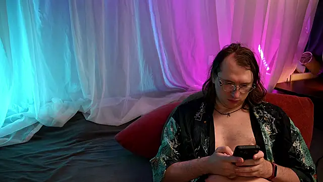 Claudia and elon  online show from 29, 6, 2026