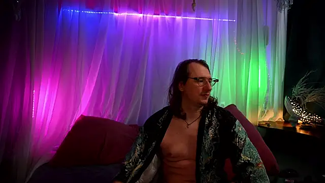 Claudia and elon  online show from 15, 7, 2026