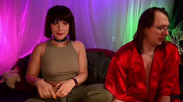 Claudia and elon  online show from 31, 7, 2026