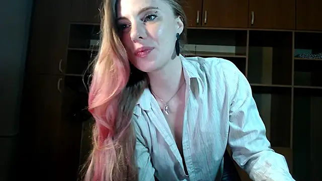 Snapshot of Aqualen chatting on 19, 10, 2025 Aqualen online show from 19, 10, 2025