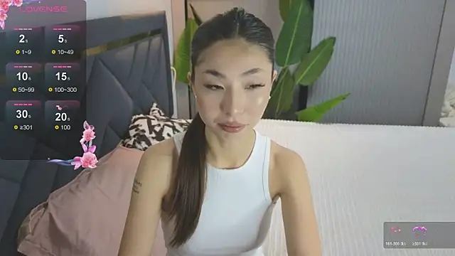 Snapshot of TrishaRey chatting on 22, 11, 2025 TrishaRey online show from 22, 11, 2025