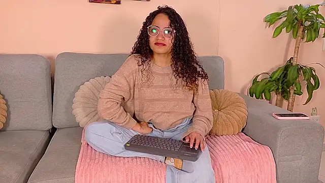 Snapshot of DAHLIA_BROWNIE chatting on 6, 5, 2026 DAHLIA BROWNIE online show from 6, 5, 2026