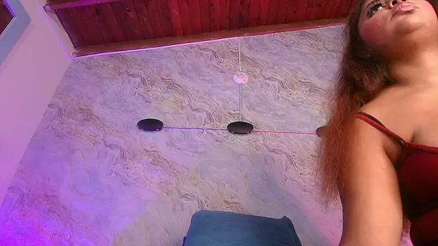 jones maddy  online show from 5, 11, 2025